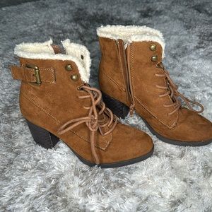 New brown Women’s Heels Booties Sherpa material around ankle area